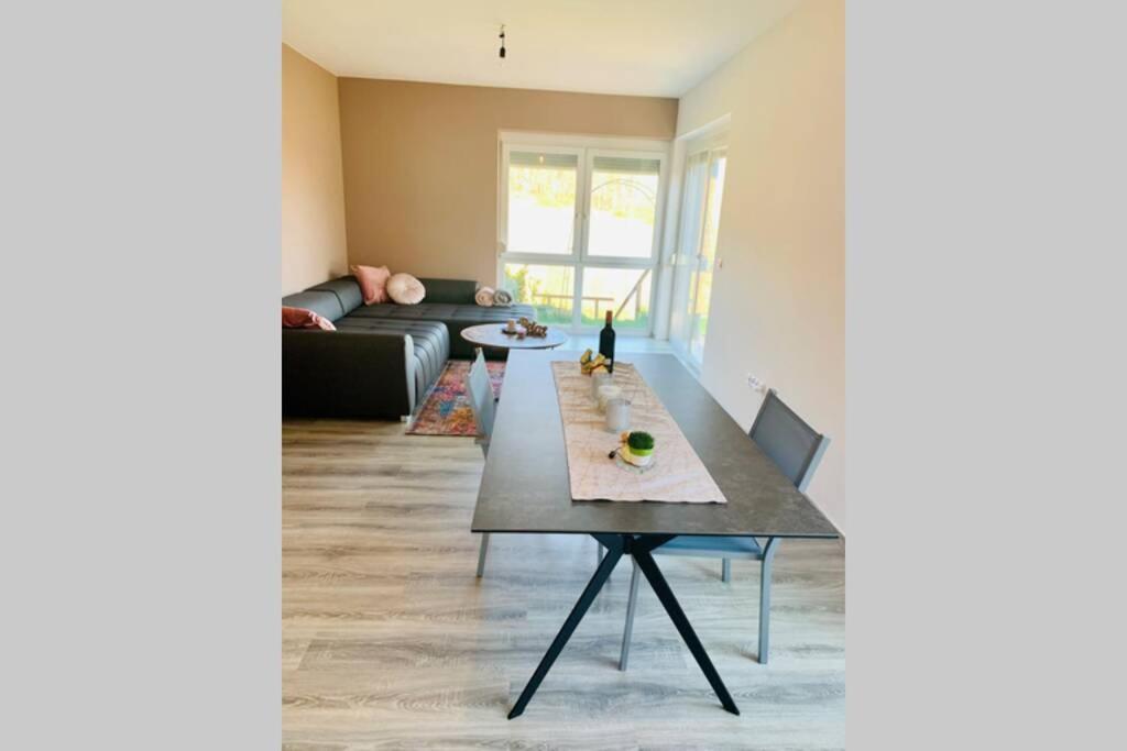 Apartmán Gaestetraum Mit Wunderschoenem Ausblick Und Garten Muhldorf Bei Feldbach Exteriér fotografie